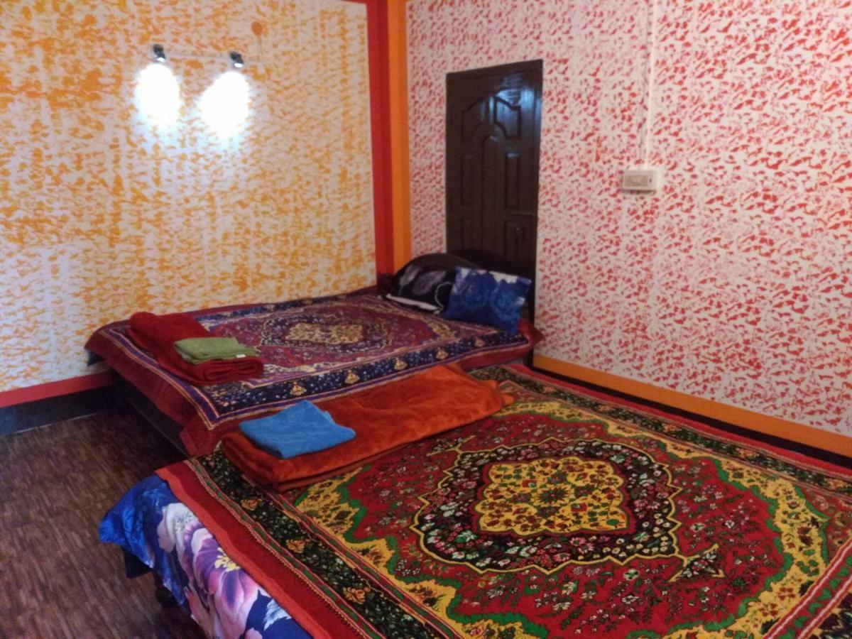 Dekapara Airport Homestay Kaharpara